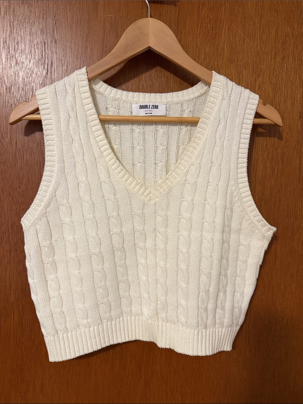 Double Zero Cream Cable-Knit Sweater Vest